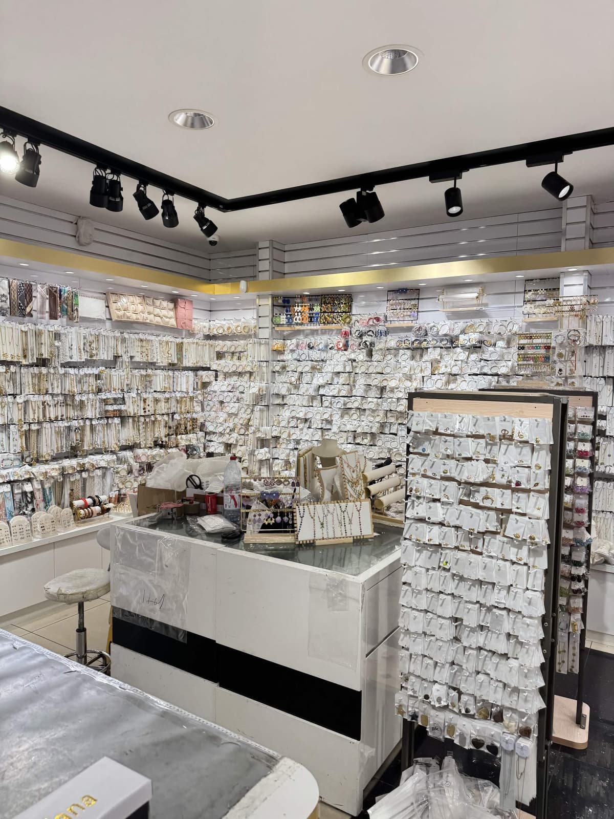 Allée principale de la boutique Beli & Jolie