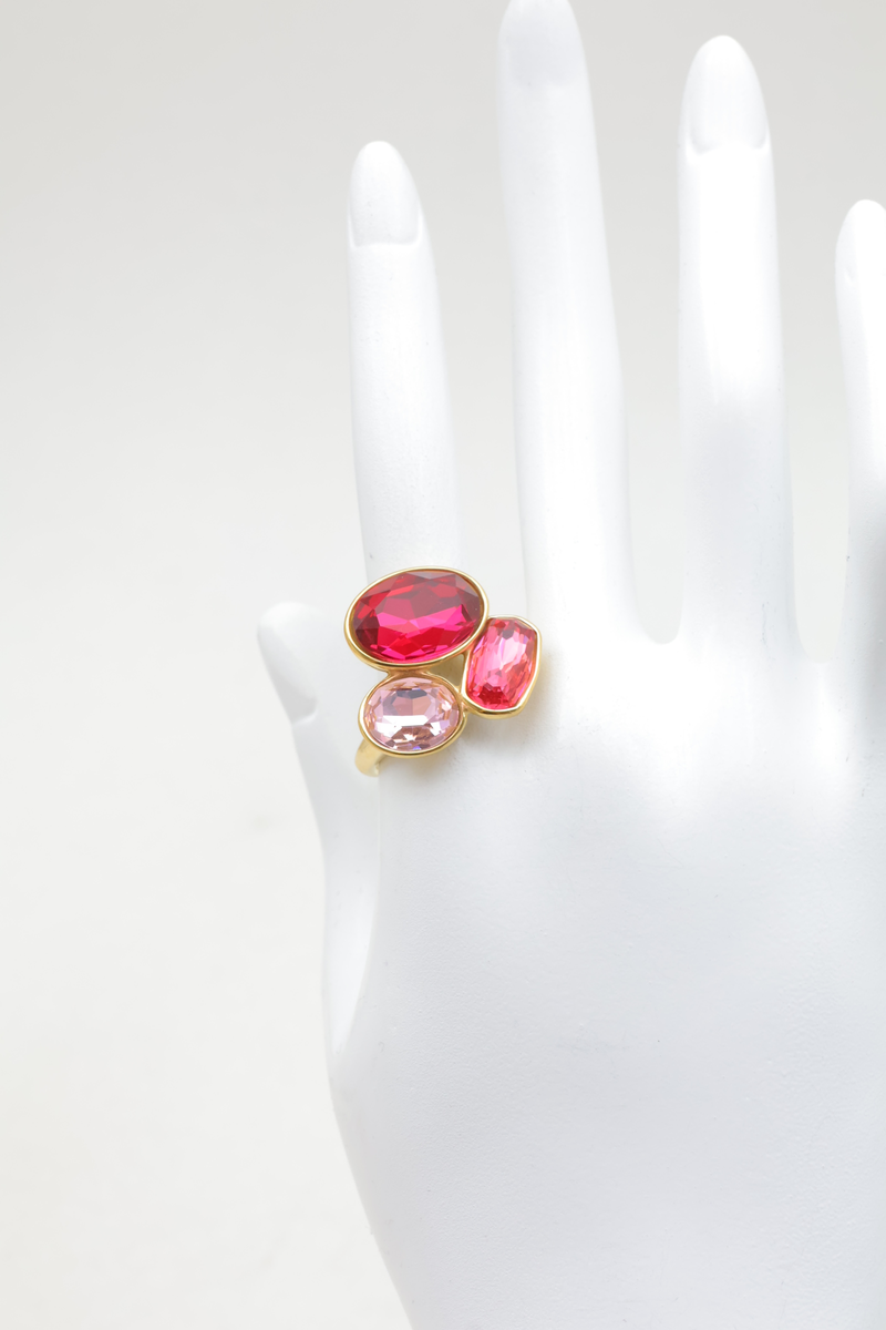 Anillo ancho ajustable de acero inoxidable con patrones geométricos y cristales facetados