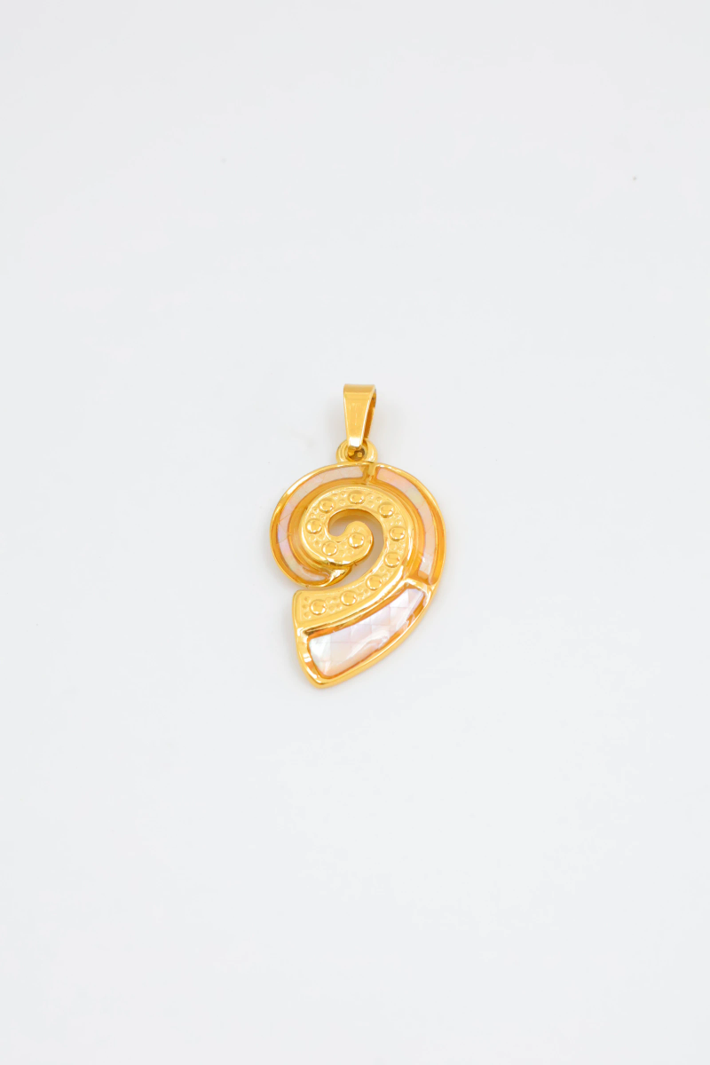 Pendentif coquillage avec nacre