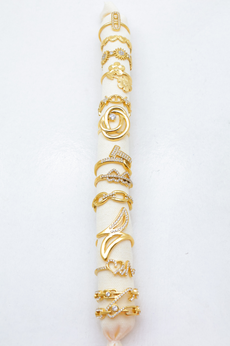 Set of 12 assorted rings on cushion roll