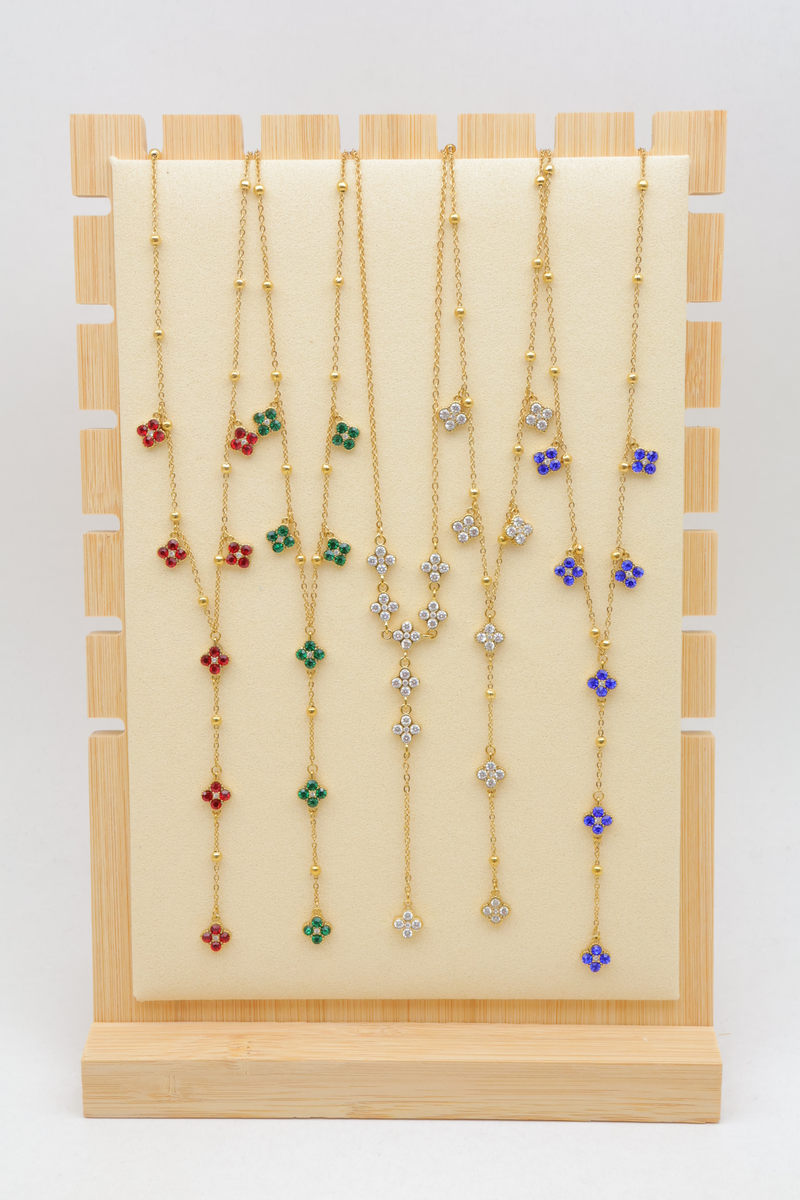 Lot de 5 colliers en acier inoxydable en Y à strass et motifs trèfles sur présentoir en bois — Multicolore