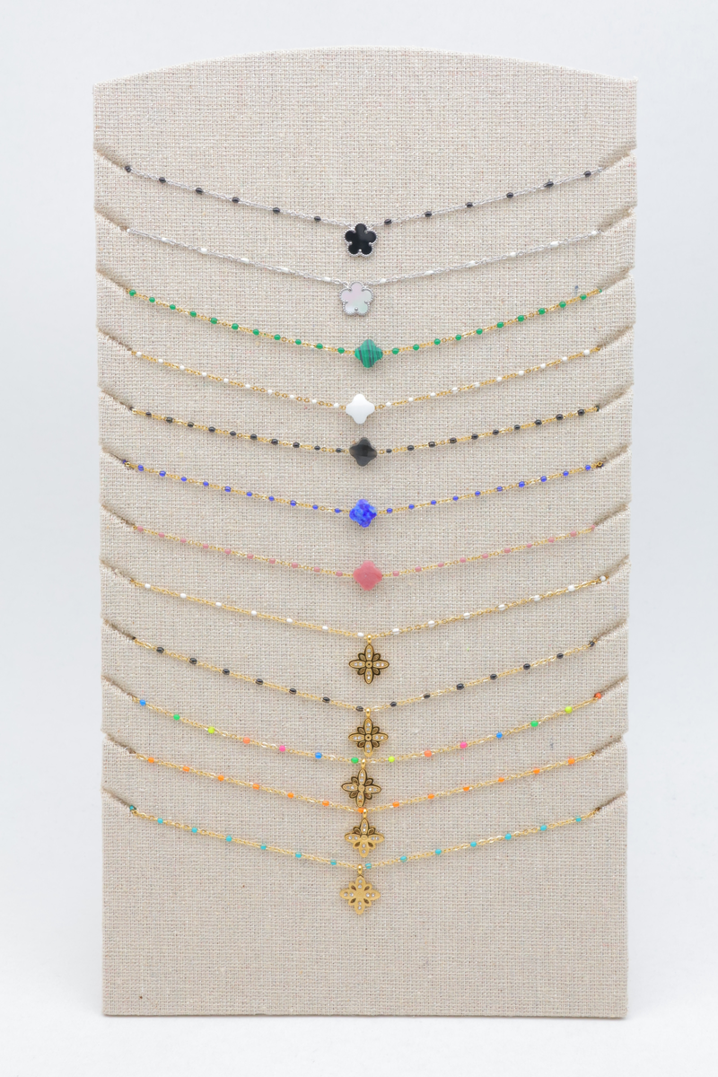 Lot de 12 colliers en acier inoxydable à motifs trèfle, fleur et perles intercalaires — Multicolore