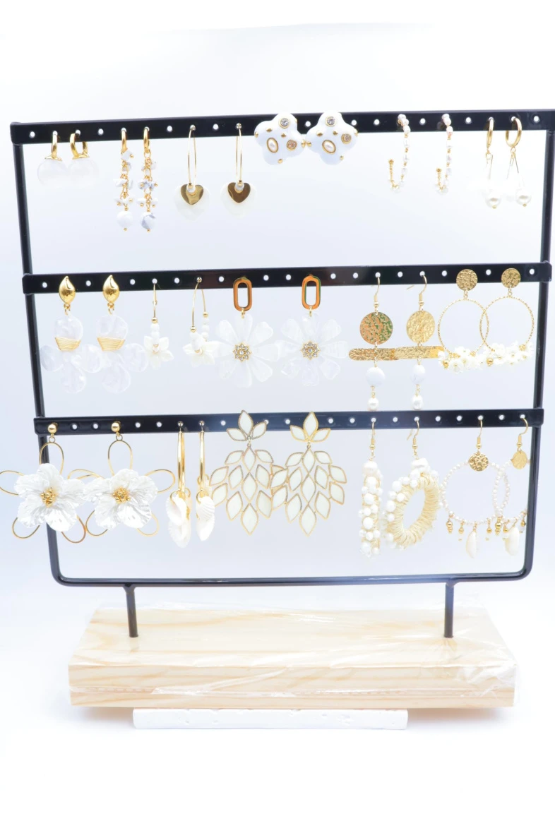 Set with display 2