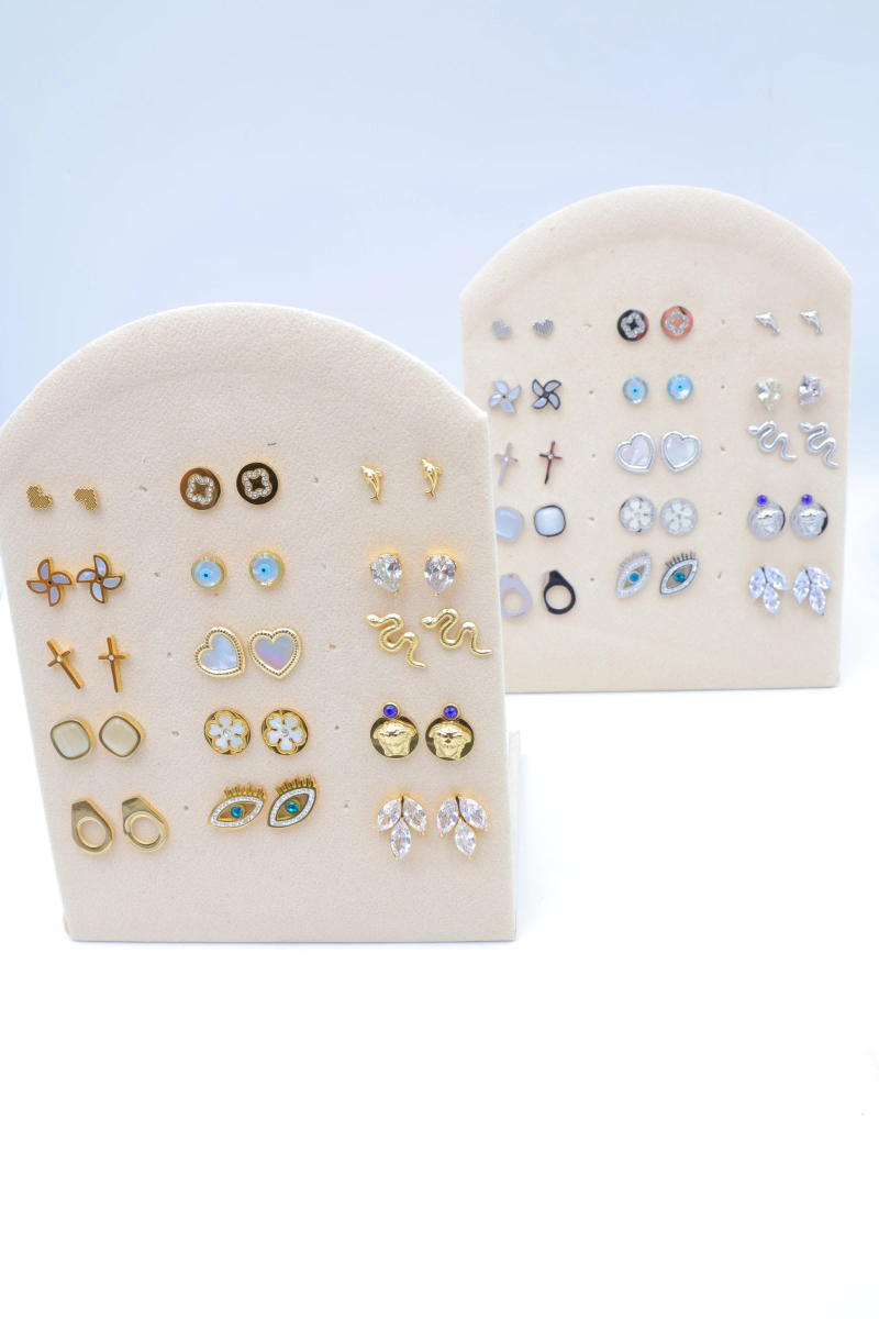 Lot de 15 boucles d'oreilles avec présentoir