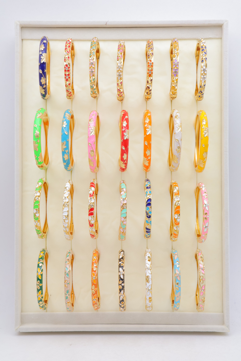 Lot de 32 bracelets jonc thaïlandais en acier inoxydable — Multicolore