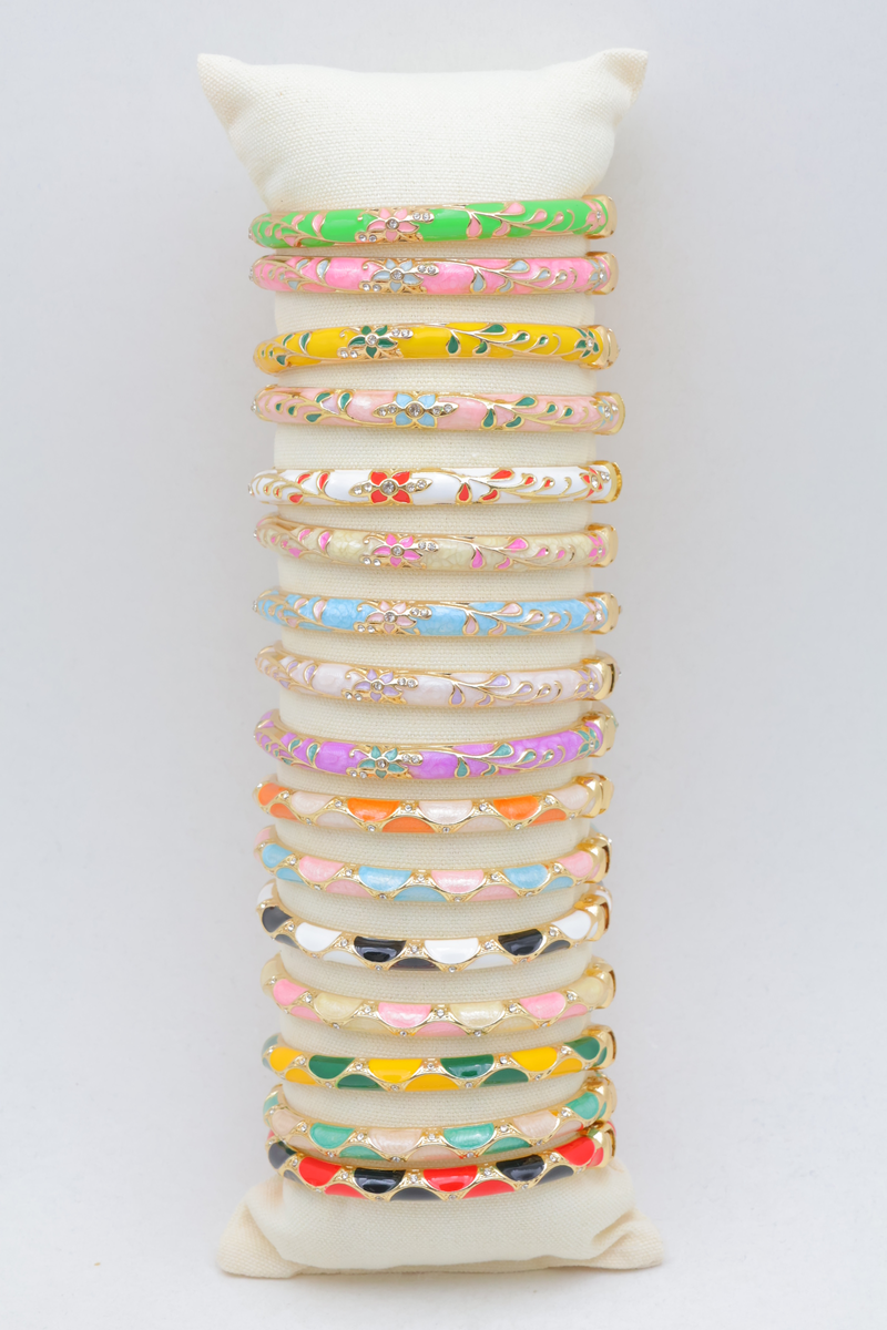 Juego de 16 pulseras tailandesas de acero inoxidable con patrones florales esmaltados y geométricos adornados con estrás