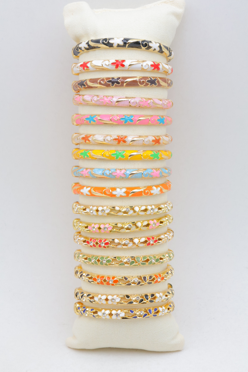 Juego de 16 pulseras tailandesas de acero inoxidable con patrones florales esmaltados y flores caladas adornadas con estrás