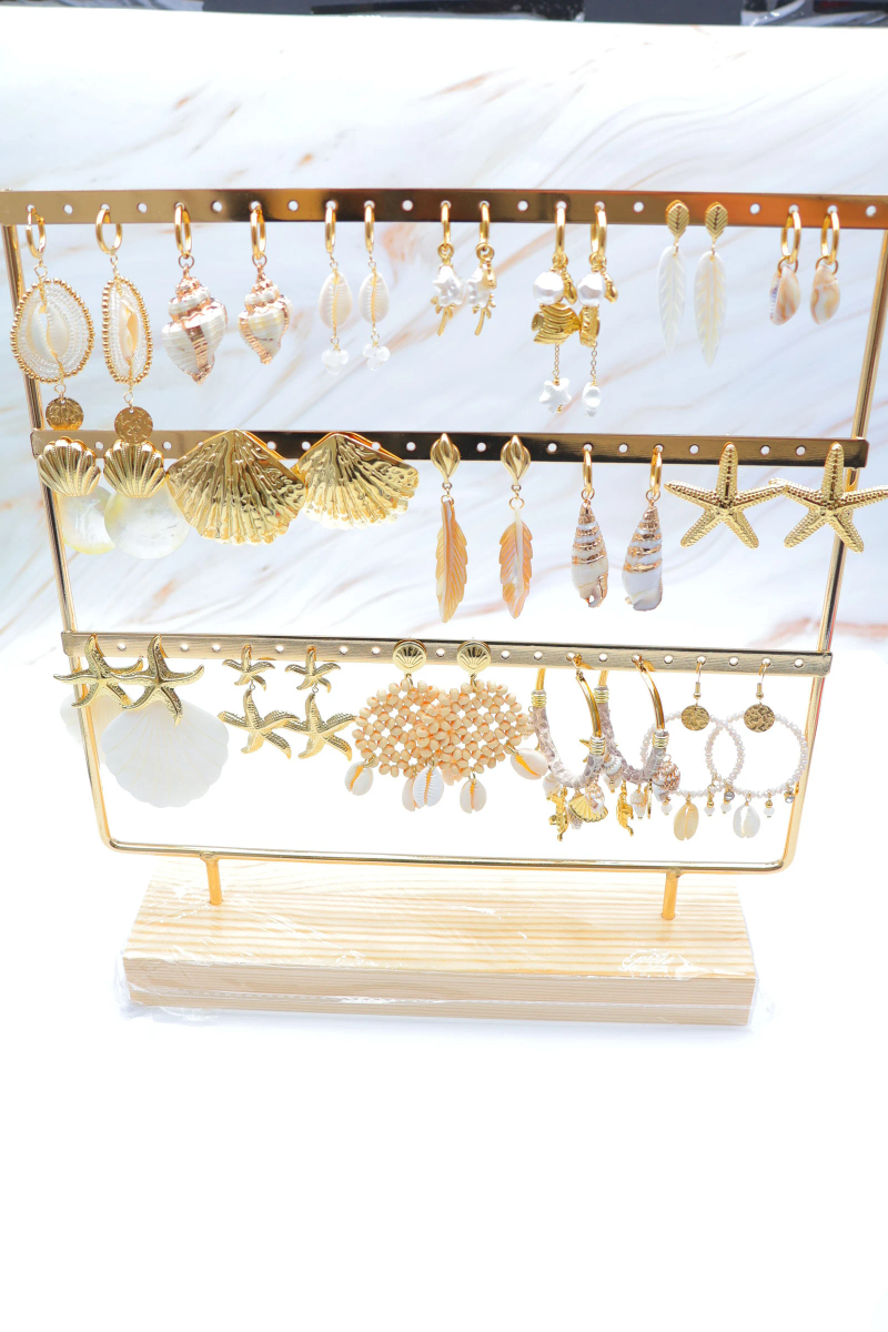 Lot de 16 boucles d'oreilles avec présentoir inclus