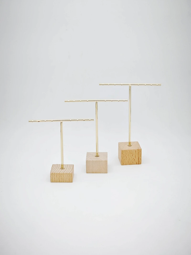 Présentoirs et rangements nus