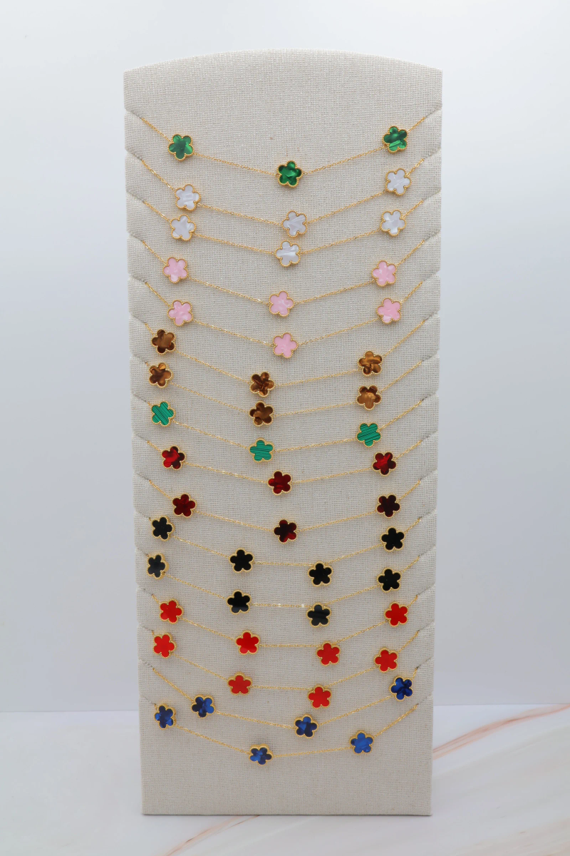 Set of 16 stainless steel necklaces with display stand — Multicolor