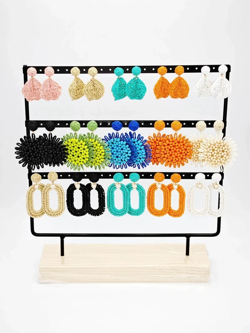 Lot de 15 boucles d'oreilles en acier inoxydable avec présentoir — Multicolore