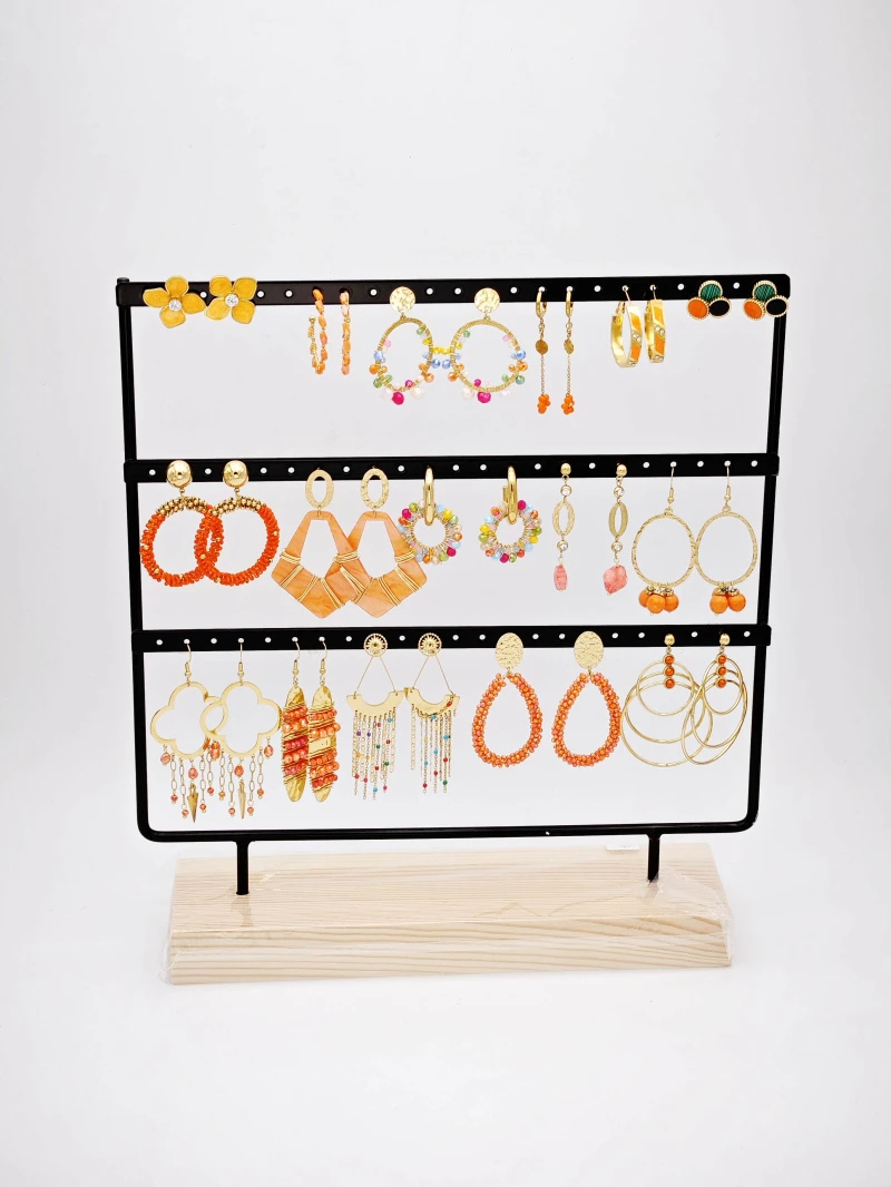 Set with display 2