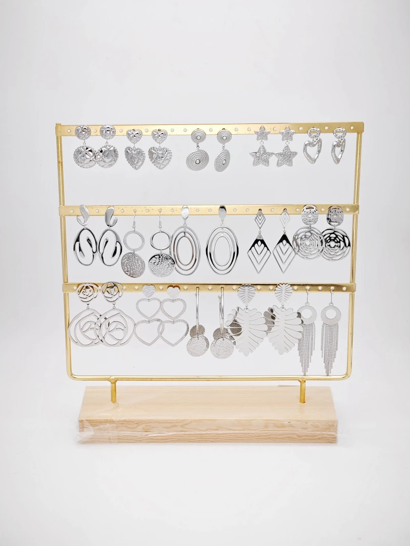 Set with display 2
